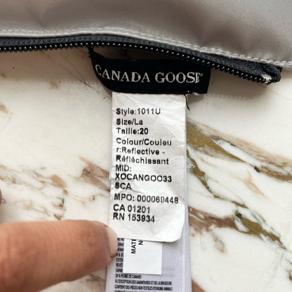 Canada Goose Unisex Reflective Down Hood Trim (NWT) - Picture 4 of 7